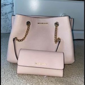 michael kors purse and wallet
